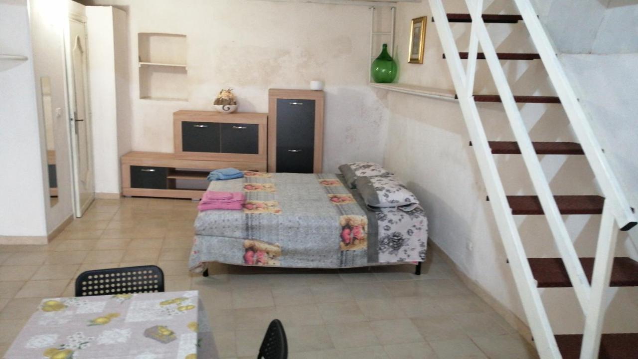 Casa Vacanze Battista 46 Grottaglie Esterno foto